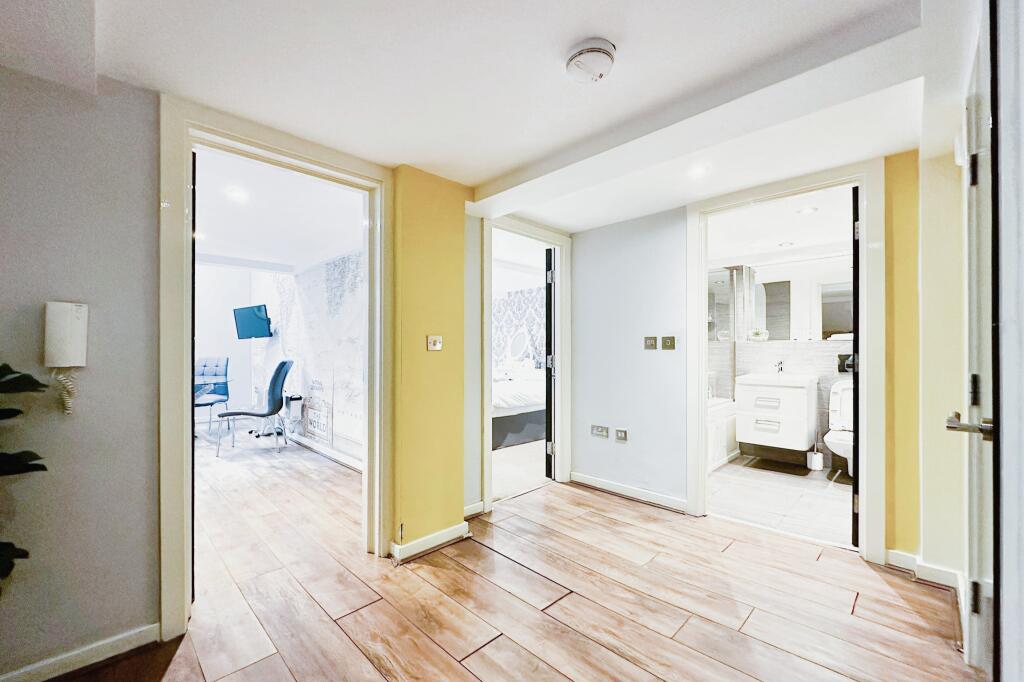 Apartment in Liverpool - View 2
