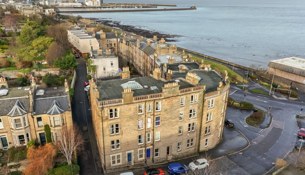 Main image of property: 131 (Flat 4) Trinity Road, Trinity, Edinburgh