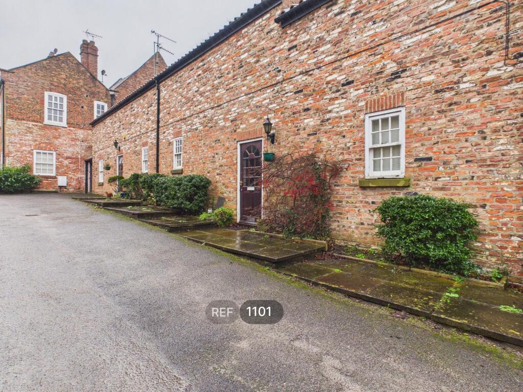 Main image of property: Willerby Hall Mews, Main Street, Willerby, HU10 6DA