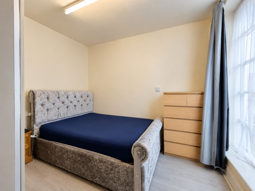 Apartment in Preston - View 5