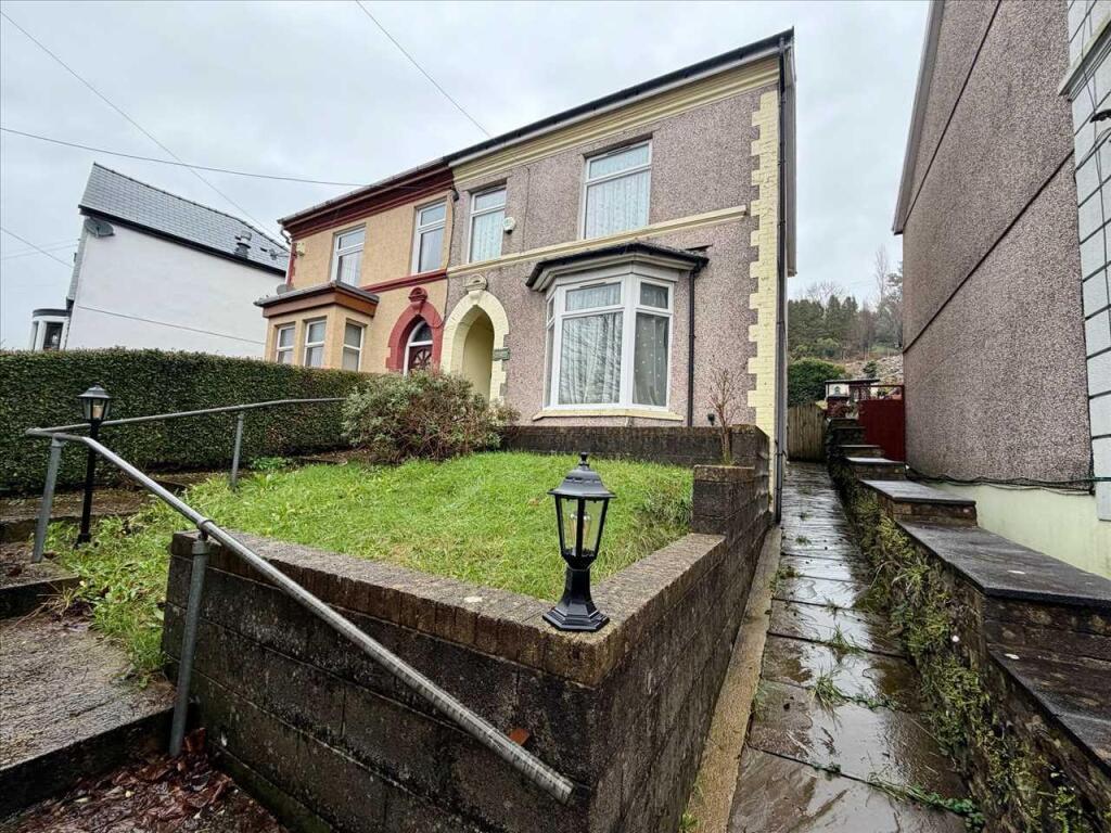 The Parade,Llwyncelyn - View 3