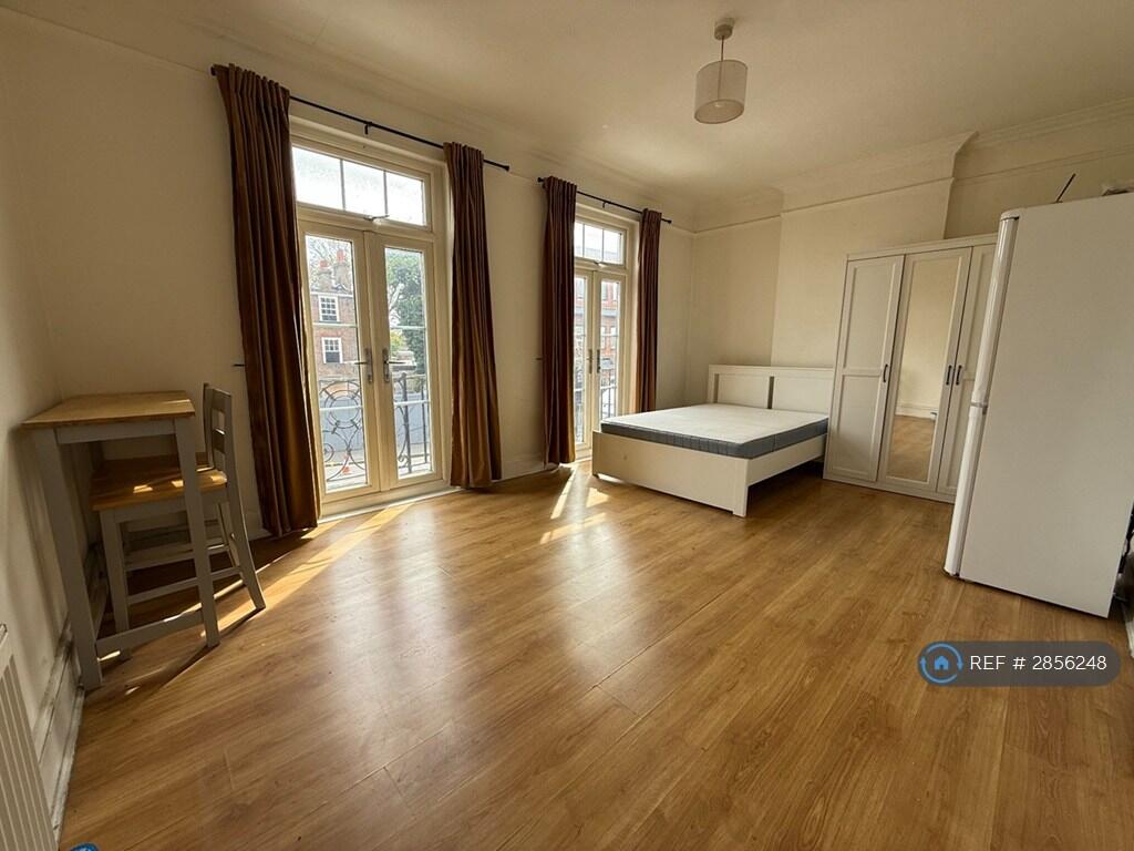 Main image of property: London Road, Mitcham, CR4