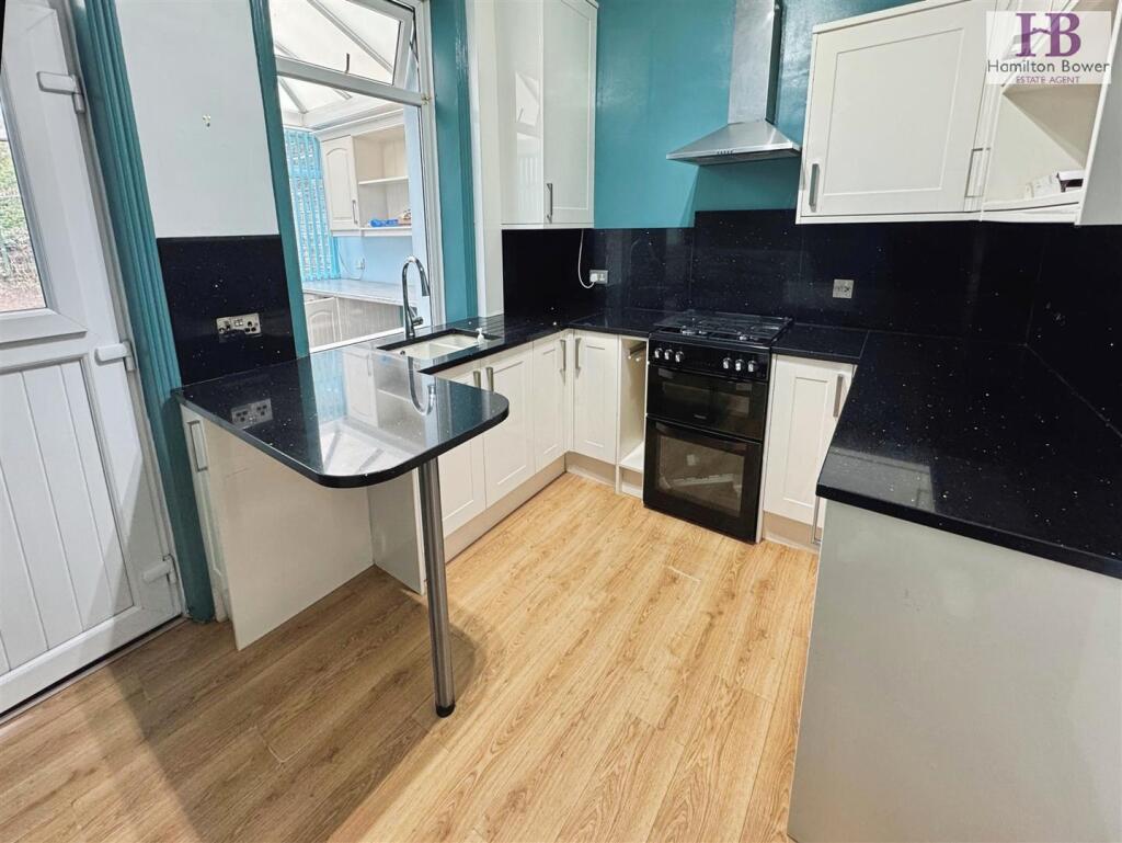 Ashmount, Bradford, BD7 photo 3