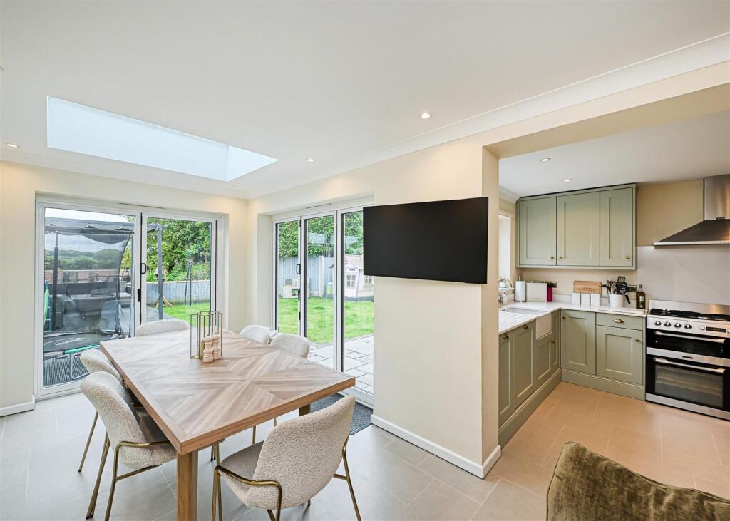 23 Windsor Road, Pattingham, Wolverhampton, WV6 7DR photo 4