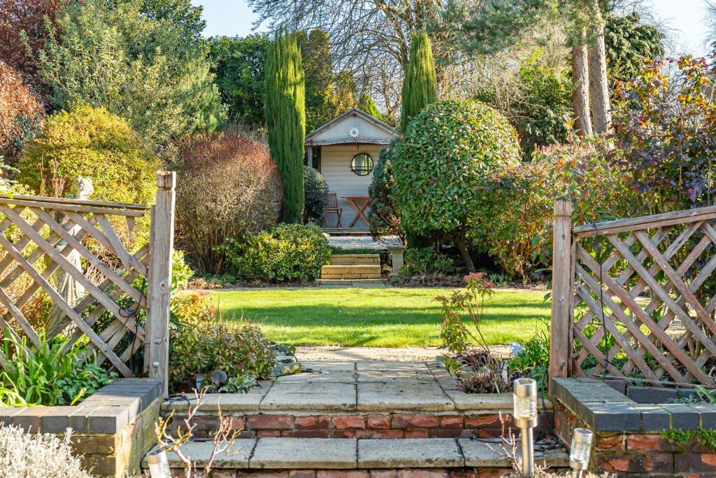 Additional image 22 of Canonsfield Road, Welwyn