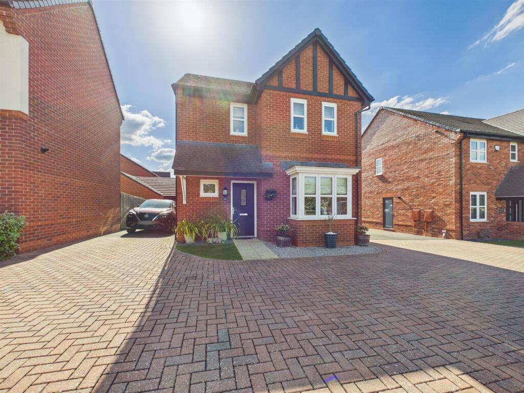 Main image of property: Elgar Mews, Aylesbury, Buckinghamshire