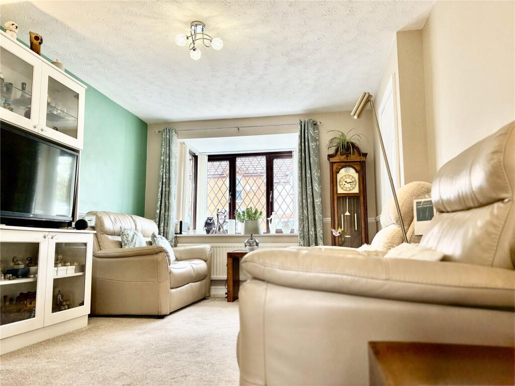 Radford Close, Atherstone, Warwickshire, CV9 photo 4