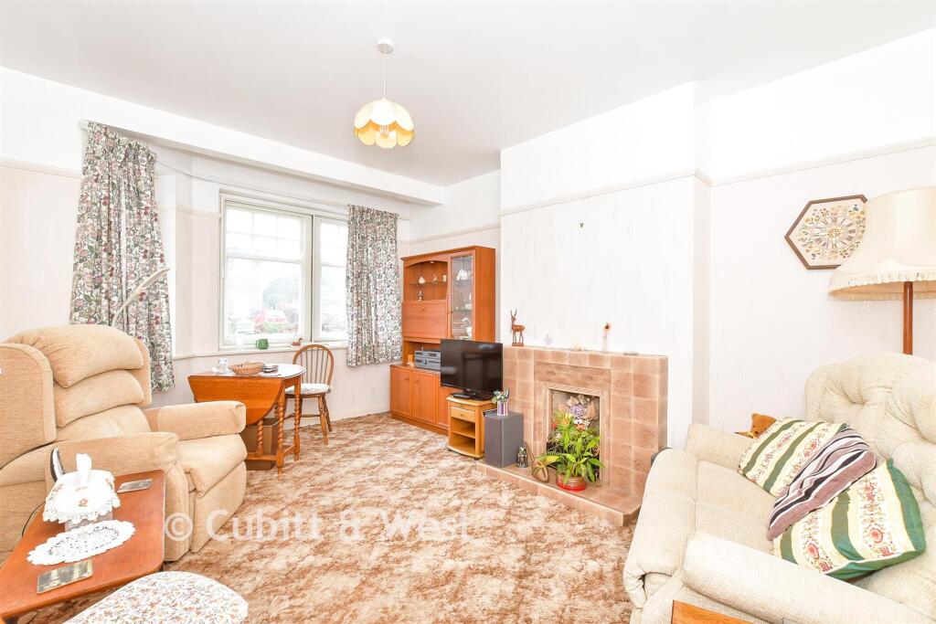 The Grangeway, Rustington, West Sussex photo 3