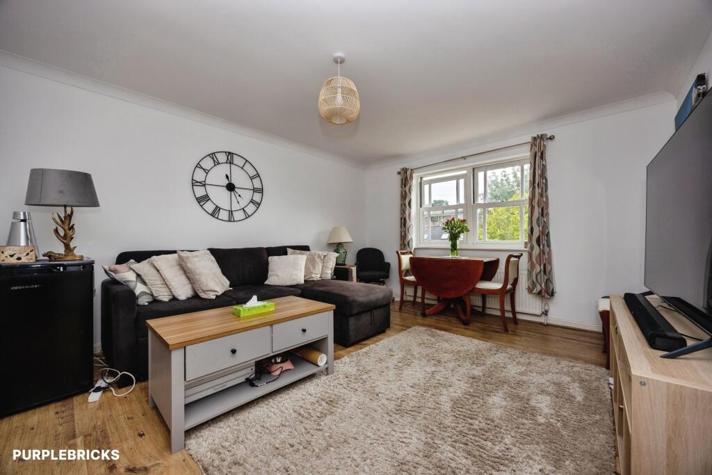 Apartment in Guildford, Surrey - View 5