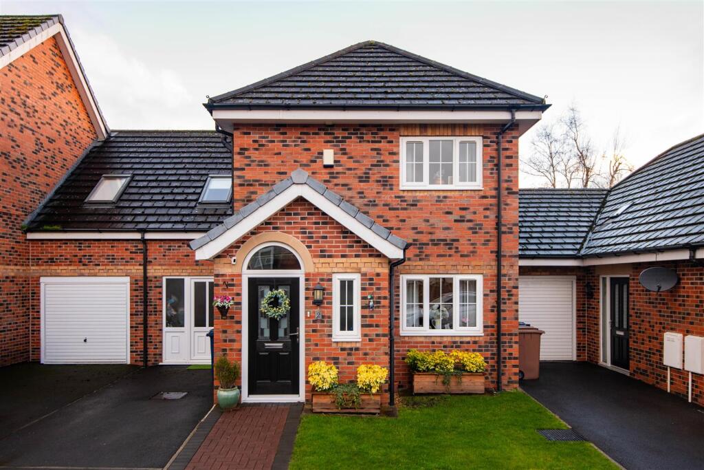 Main image of property: Marshalls Brow, Leyland