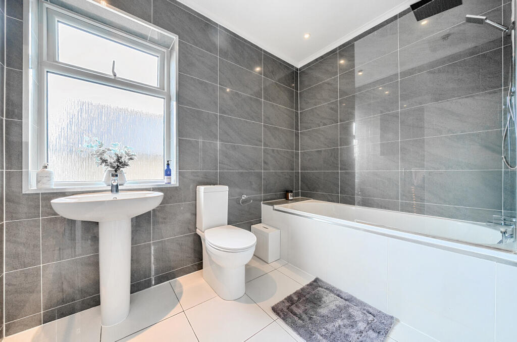 Blenheim Road, Bromley, BR1 photo 4