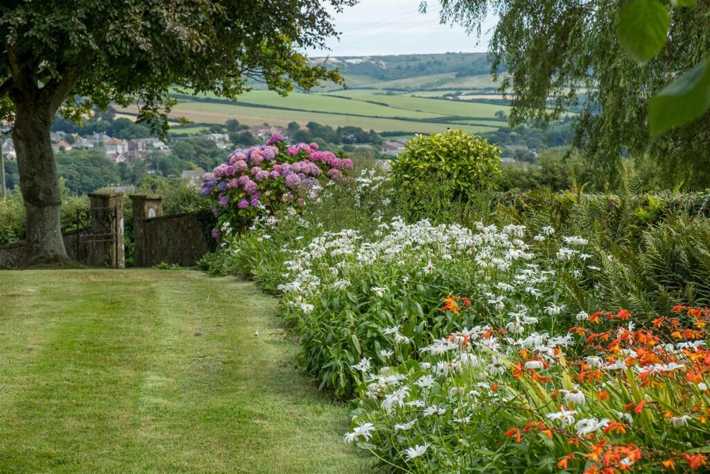 Appuldurcombe Farmhouse - View 3