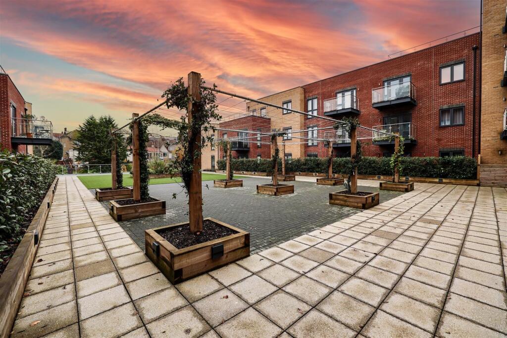 Main image of property: Frogmore Road, Hemel Hempstead, HP3