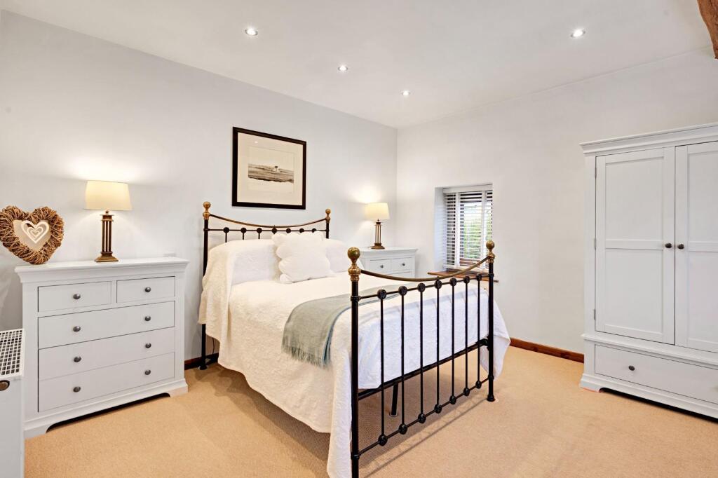 Additional image 13 of Pollard Row, Fence