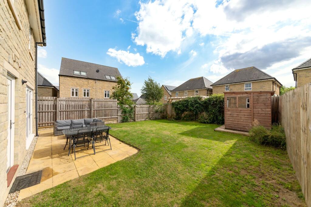 Clitheroe Close, Honley, HD9 photo 2