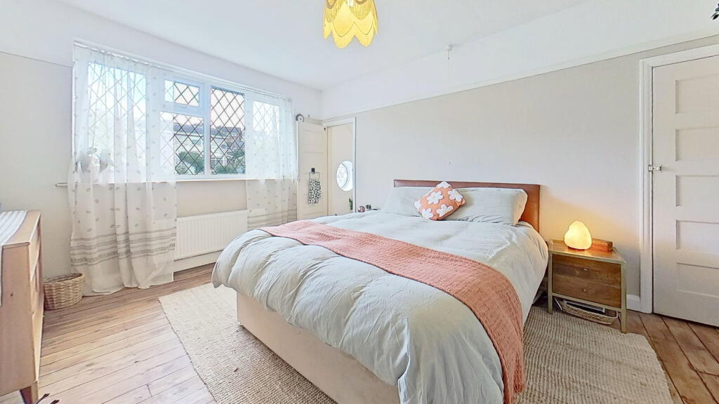 Orchard Valley, Hythe, CT21 4EB - More