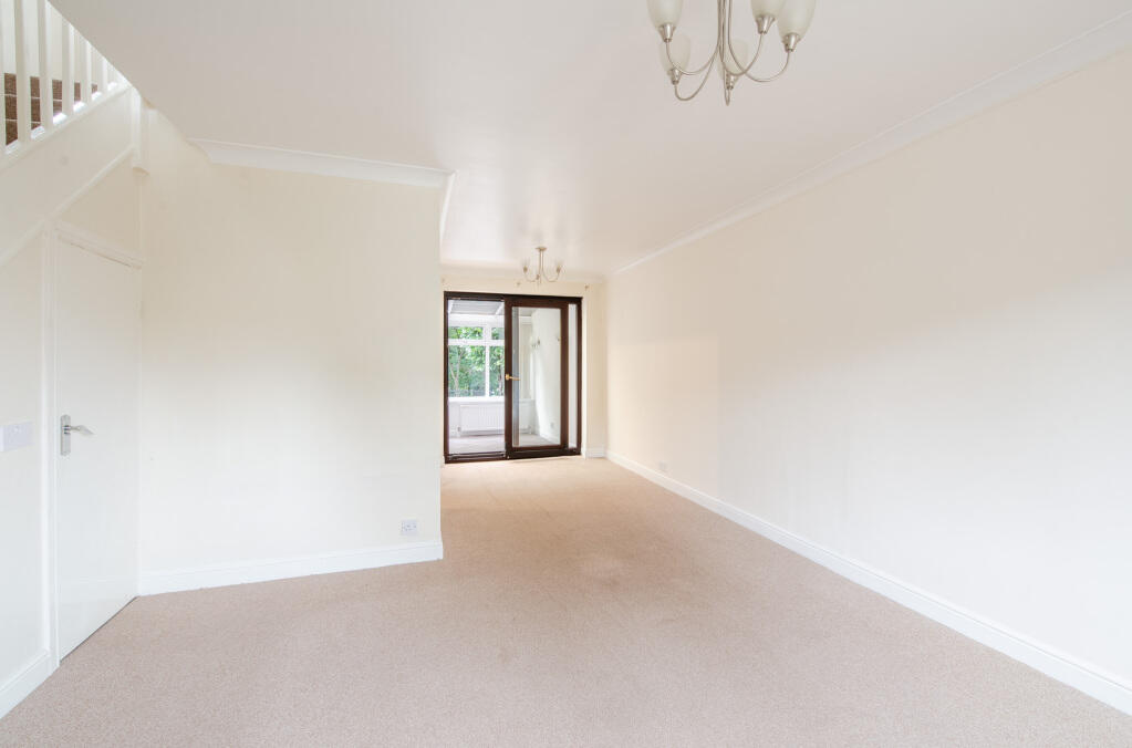 House in Bradford, Bingley - More
