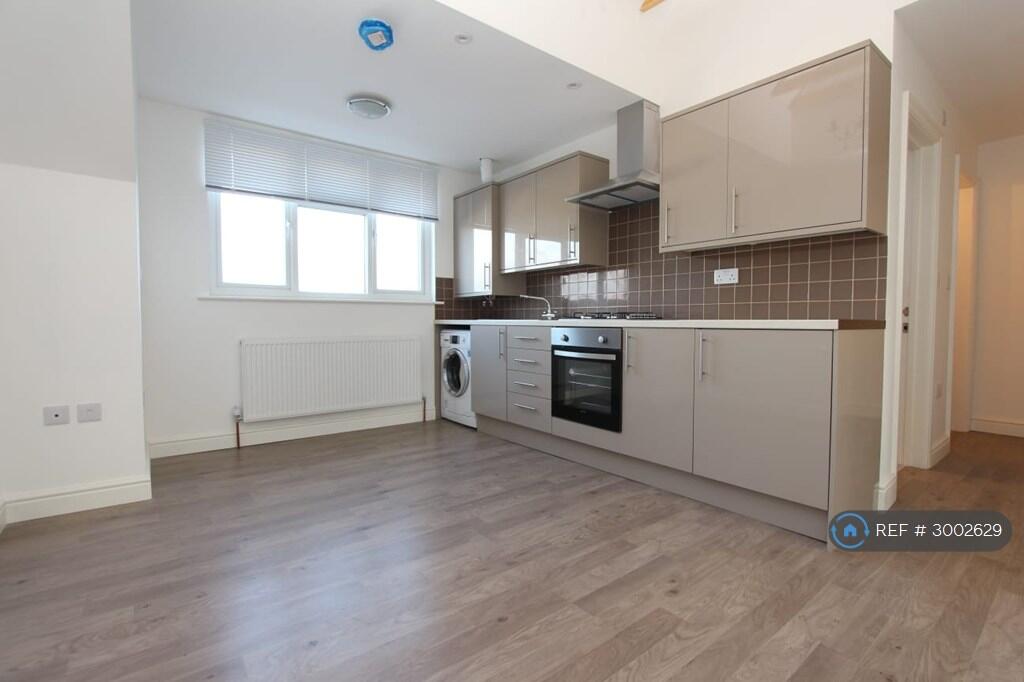 Apartment in Harrow - View 4