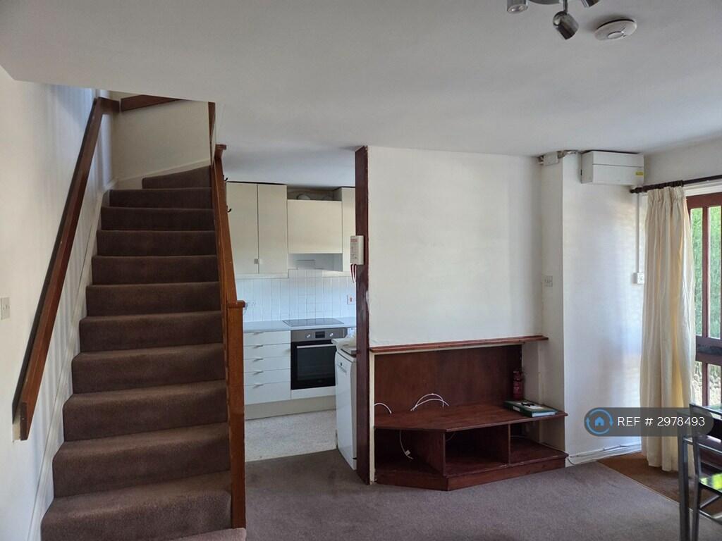 House in Twickenham - View 5