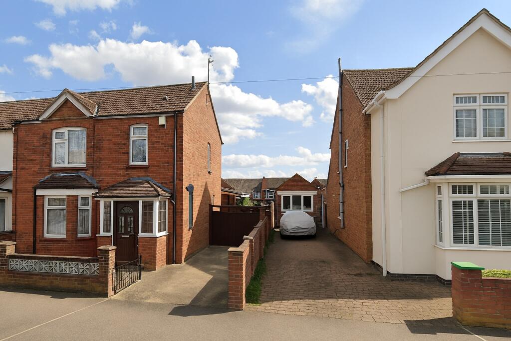 Main image of property: Queens Park, MK40