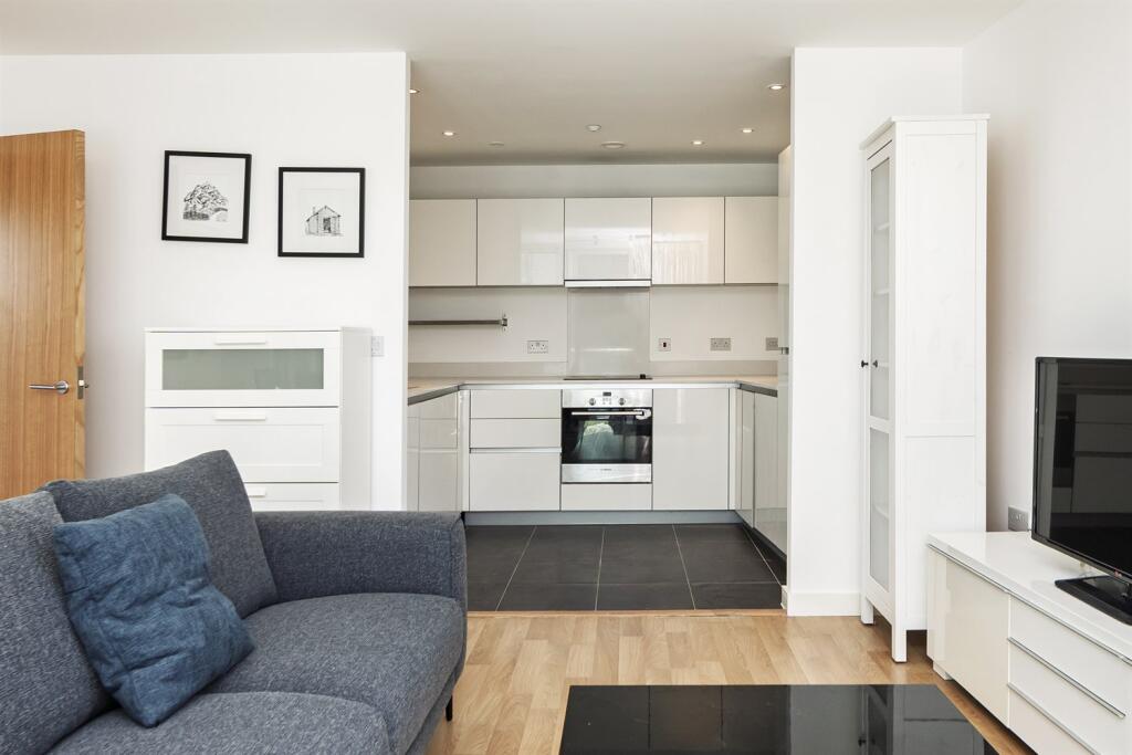 House in London - View 3