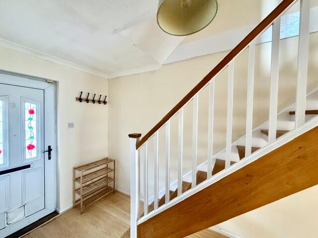 Dean Close, Wollaton, NG8 - View 6