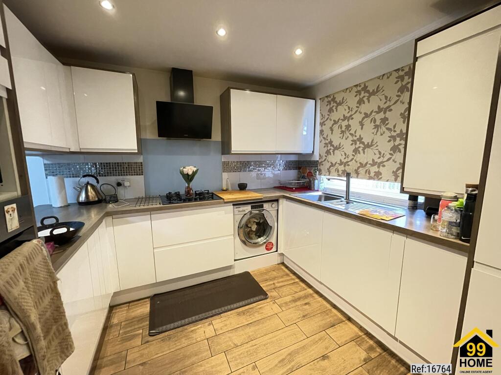 House in London, The Wrythe - More
