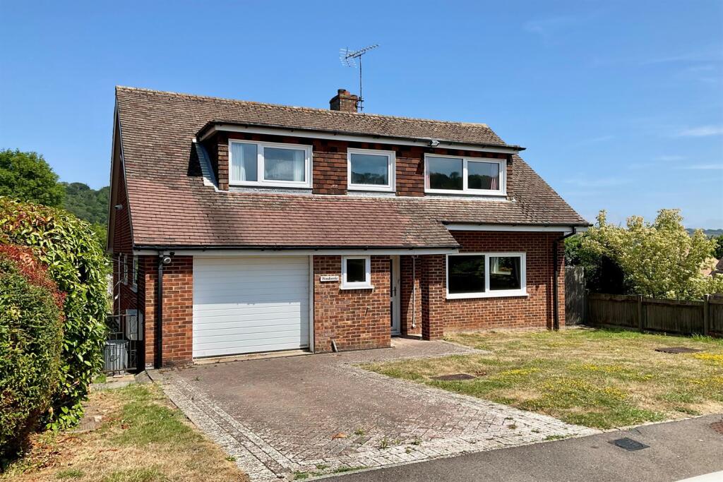 Main image of property: Dove Lea Gardens, Common Lane, River, CT17
