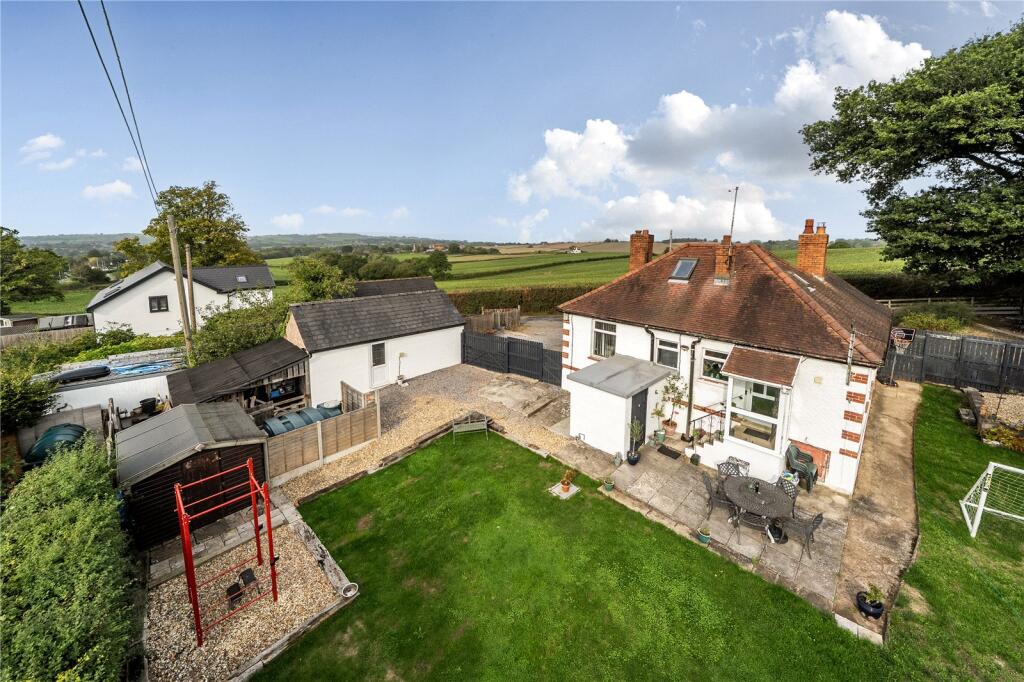 House in Newport - View 2