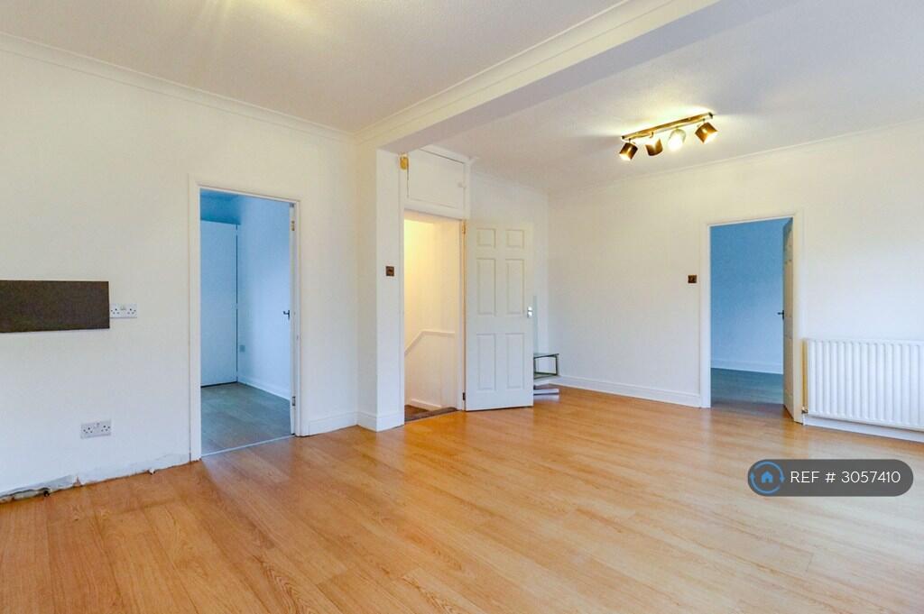 Apartment in Enfield - More