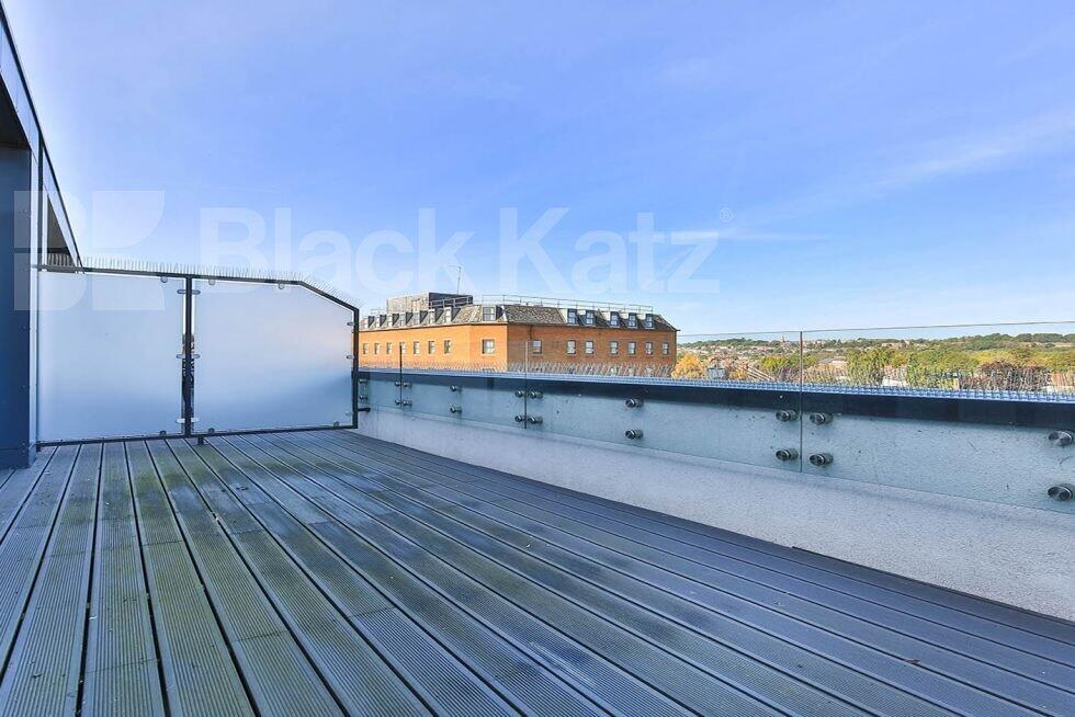 Apartment in London - View 5
