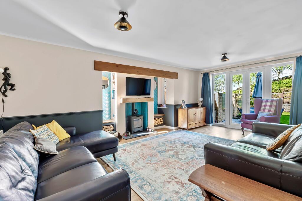House in Bradford, Baildon - View 2