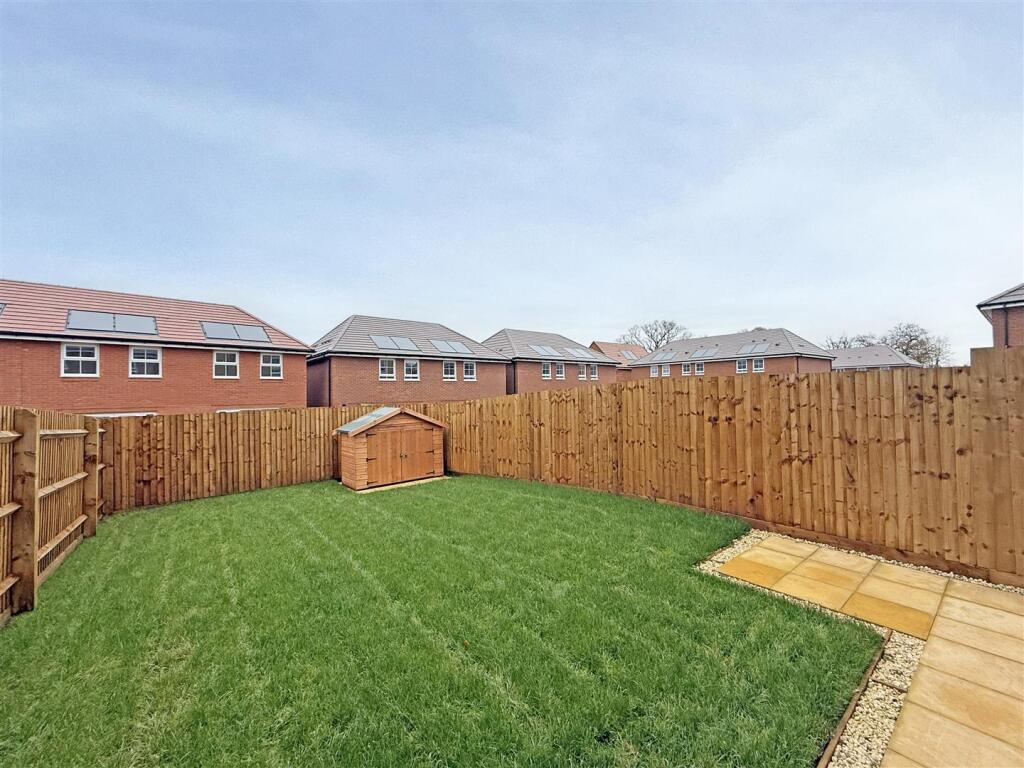 Rose Place, Welshpool Road, Bicton Heath, Shrewsbury photo 2