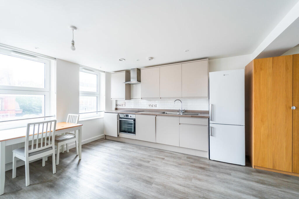 Apartment in London - View 4