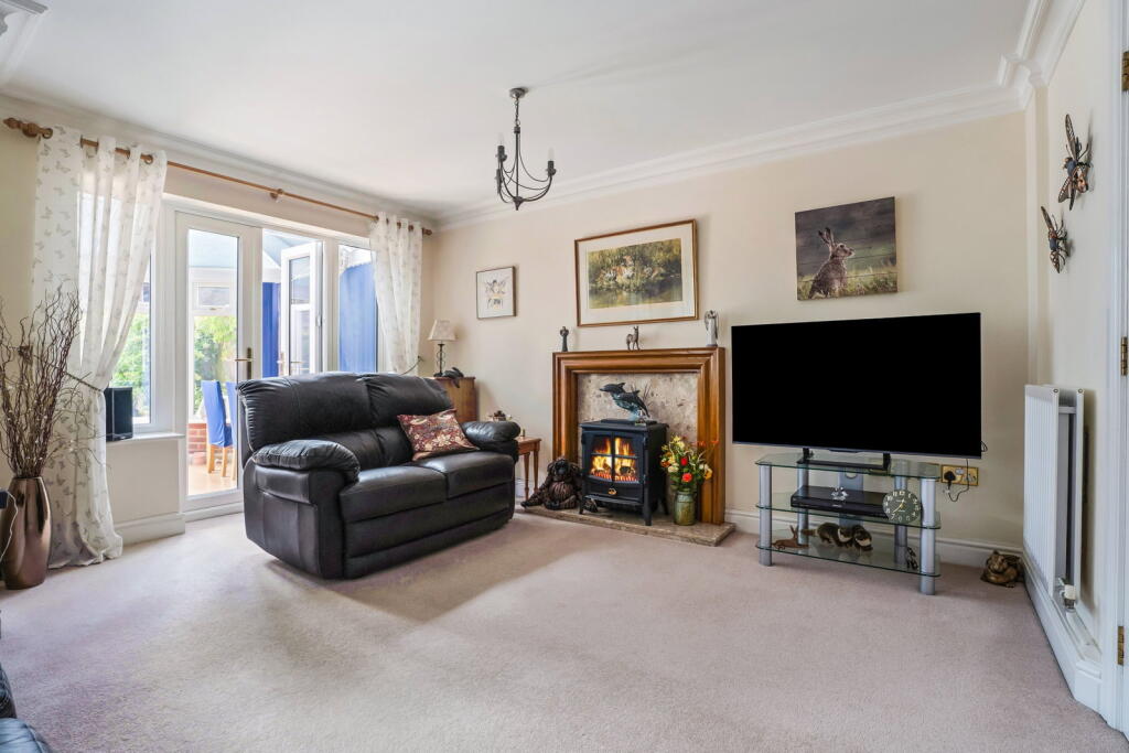 House in Gloucester - View 3