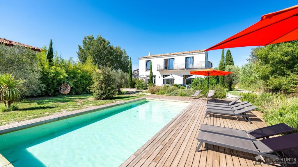 Main image of property: Provence-Alps-Cote d`Azur, Bouches-du-Rhône, Paradou