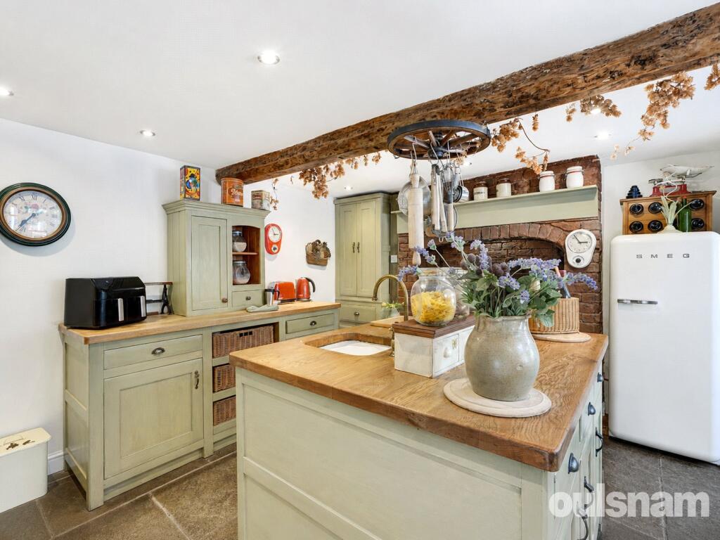 House in Wychavon, Crossway Green, Hartlebury - View 5