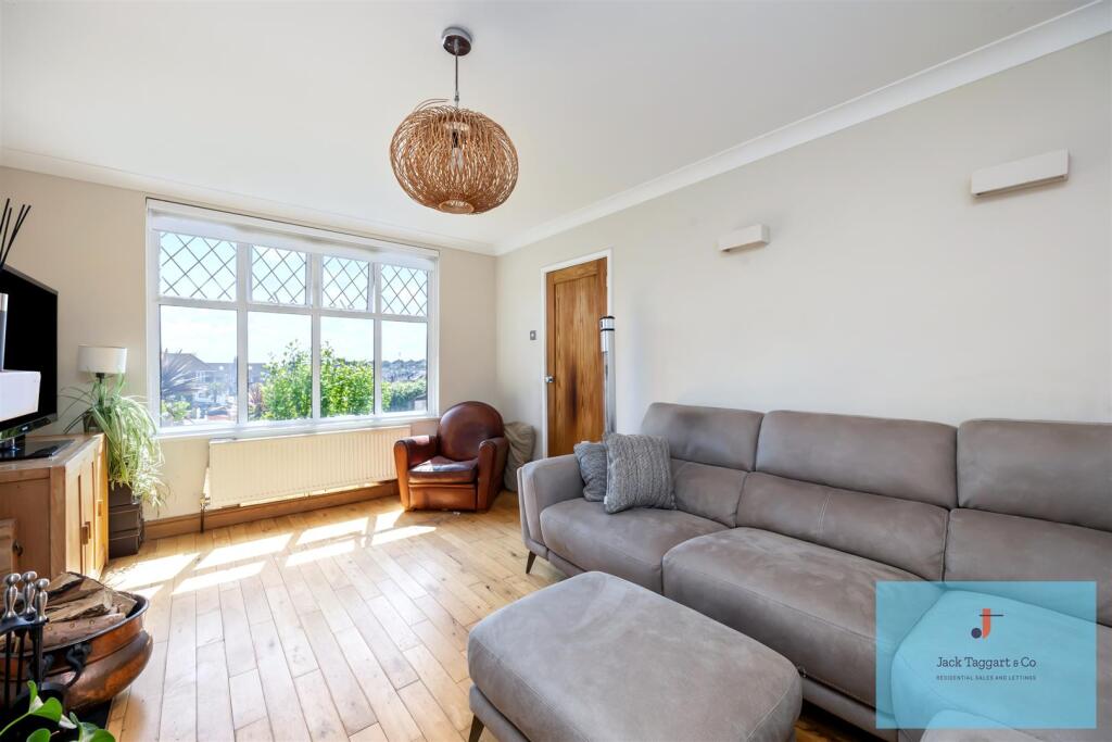 Windsor Close, Hove photo 4