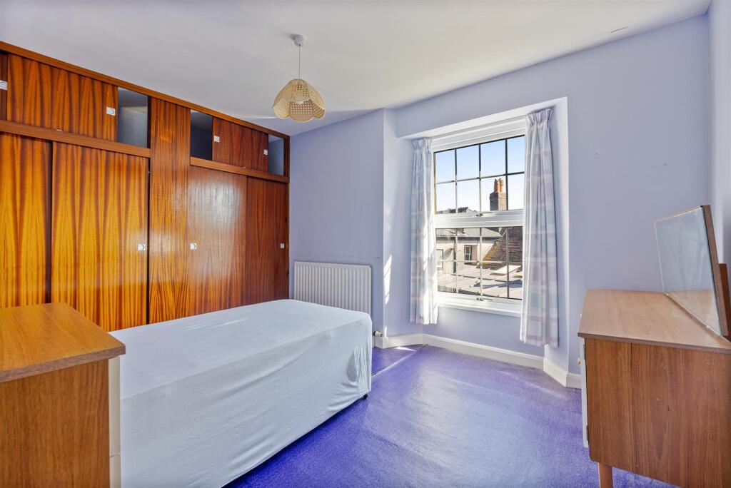 House in Torquay - More