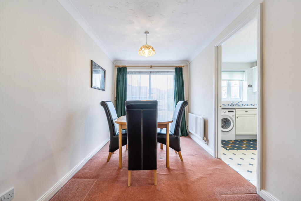 House in Three Rivers, Carpenders Park, Watford Rural - View 3