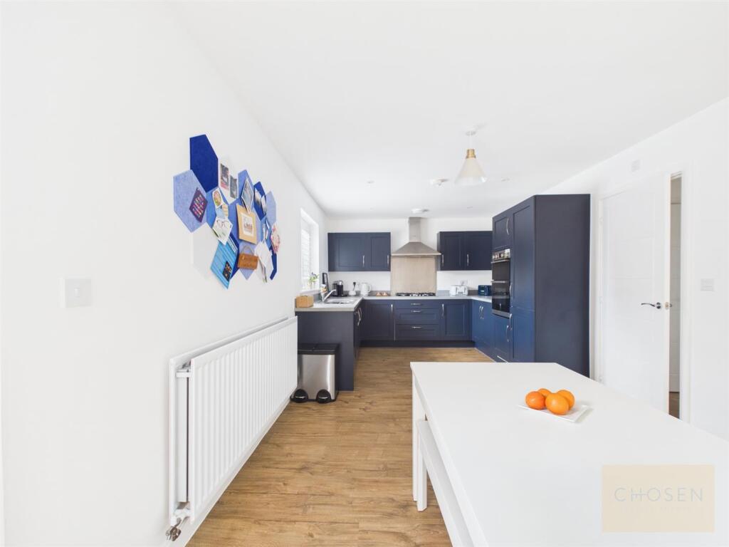House in Gloucester - View 5