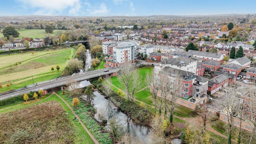 Trent Place, Warwick - View 3