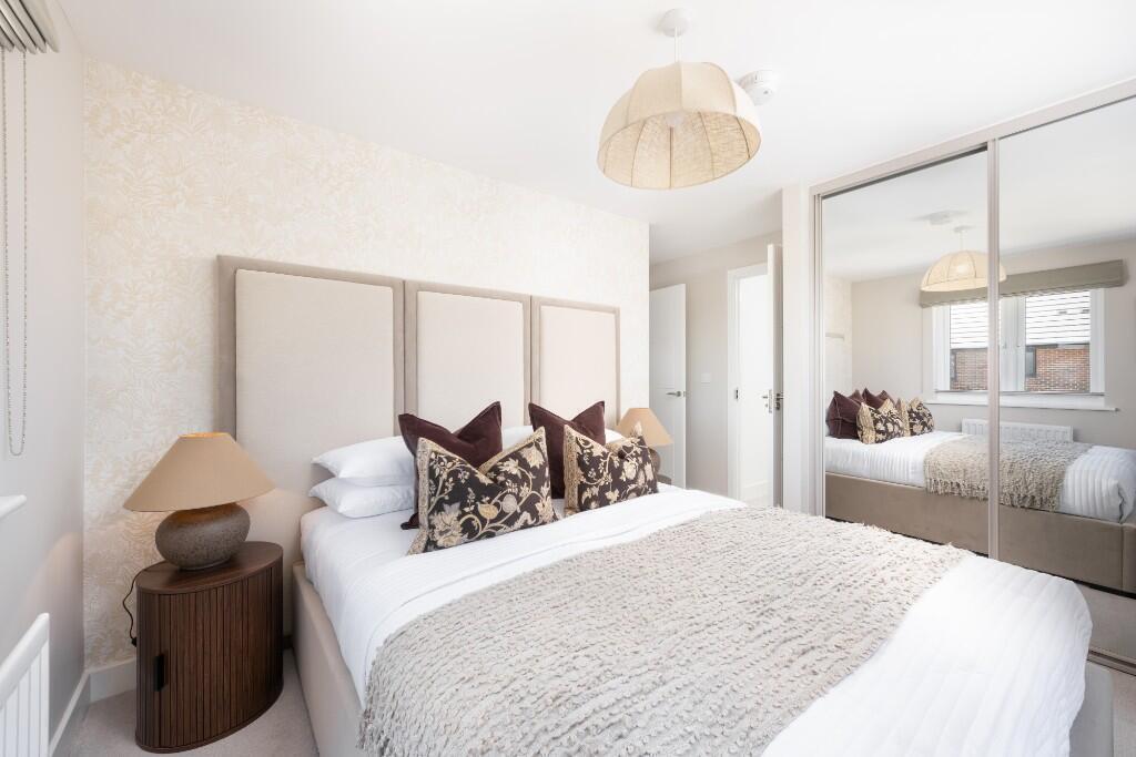 Main image of property: Nine Mile Ride Ext, Wokingham,
RG40 4BU