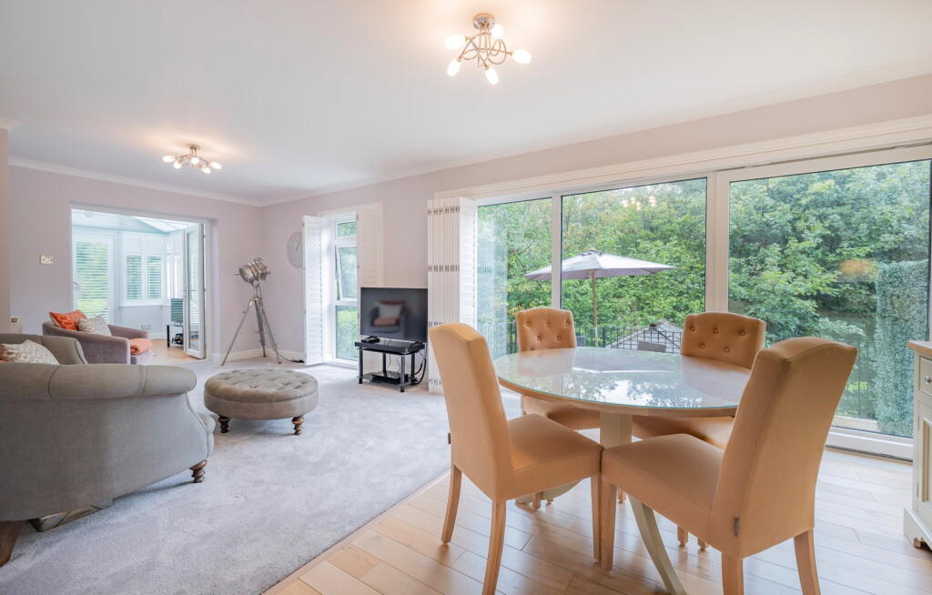 House in Tunbridge Wells, Kent - View 2
