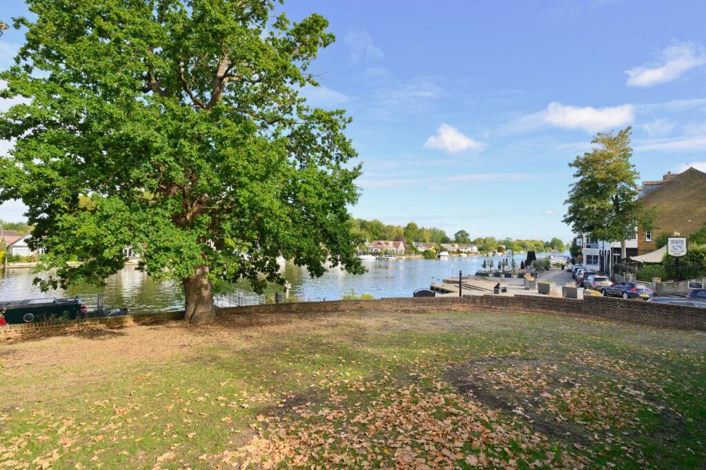 Apartment in Kingston upon Thames - More