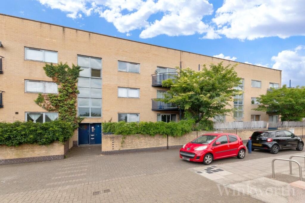 1-bed apartment on Briant Street, London, SE14, £275,000