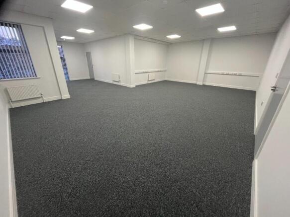 700 sqft office