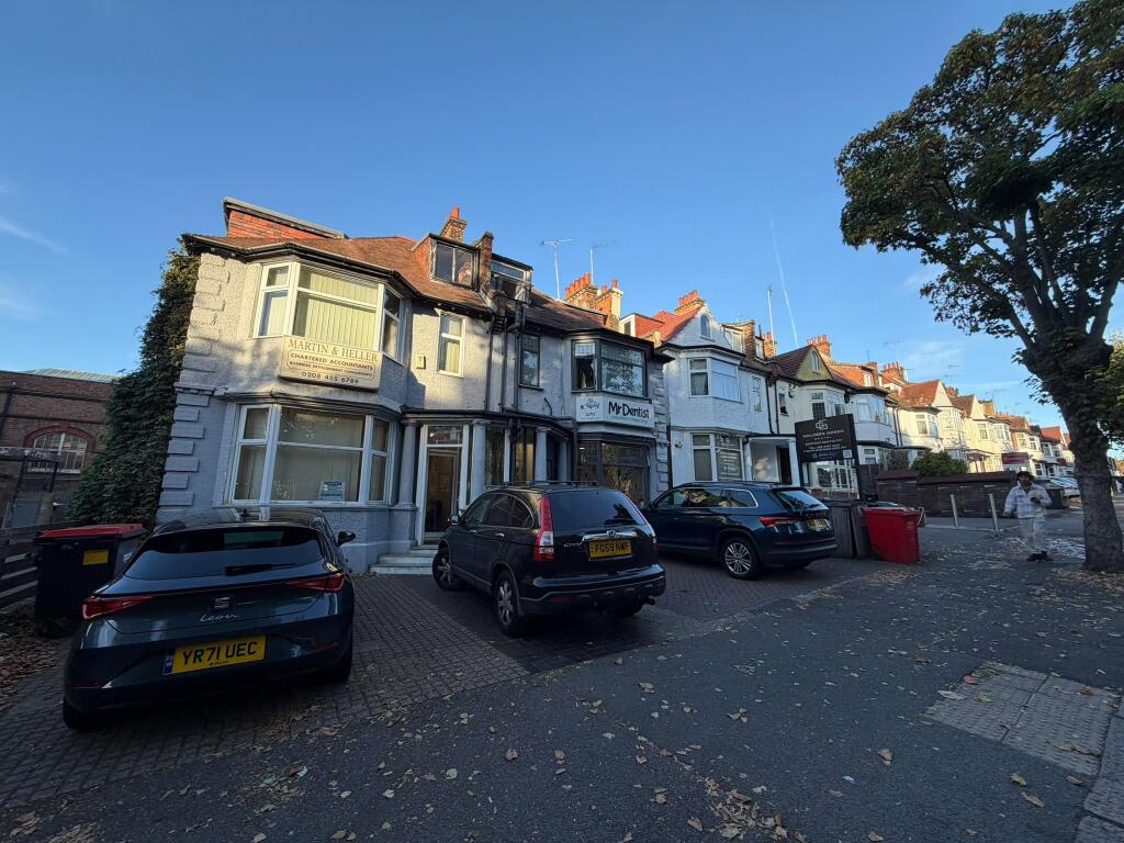 Main image of property: 5 North End Road, Golders Green, London, NW11