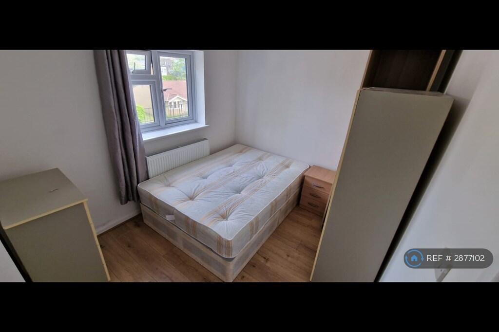 5 bedroom terraced house for rent