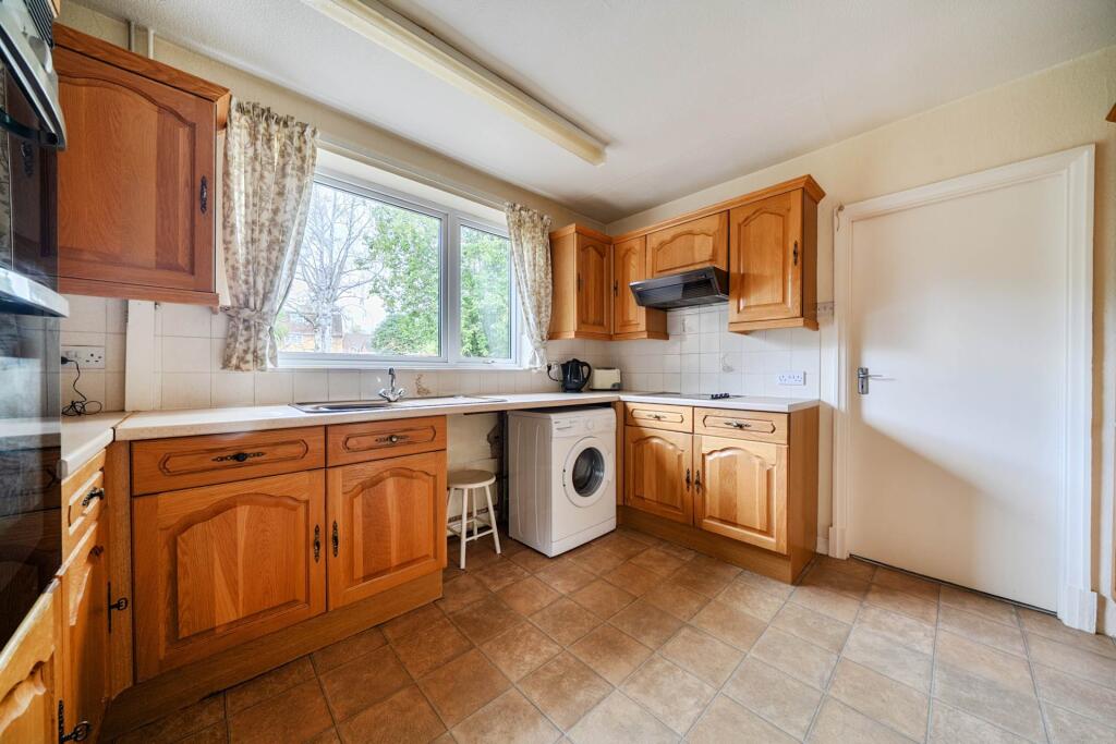 House in Bedford, Brickhill - More
